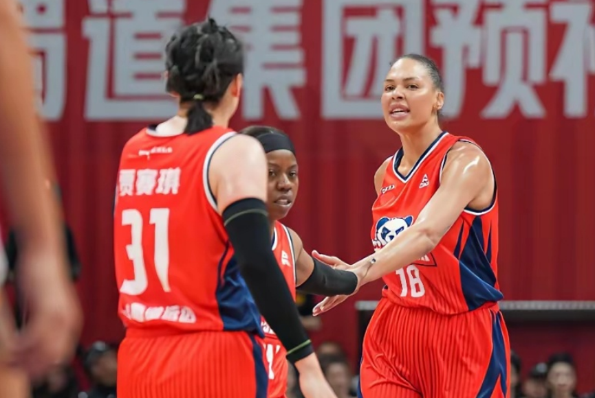 九游娱乐-四川女篮官宣：坎贝奇重伤+奥贡鲍尔禁赛 单外援出战总决赛抢五